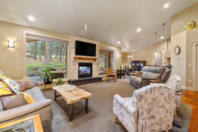 11209 Merganser Road, Klamath Falls, OR 97601