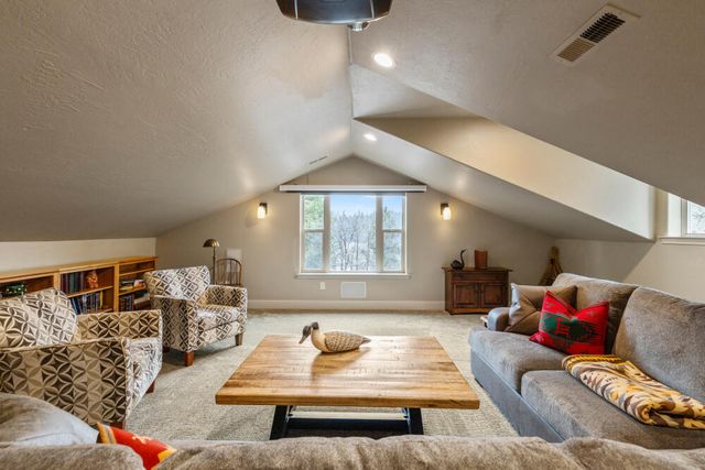 11209 Merganser Road, Klamath Falls, OR 97601