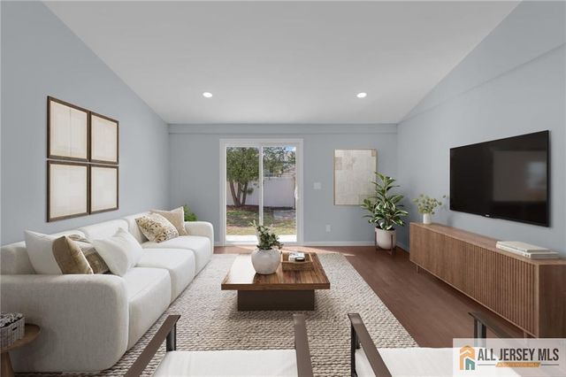 95 McKinley Avenue, Colonia, NJ 07067