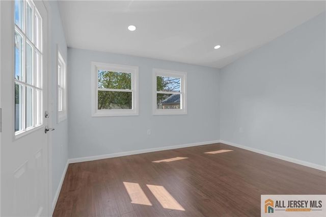 95 McKinley Avenue, Colonia, NJ 07067