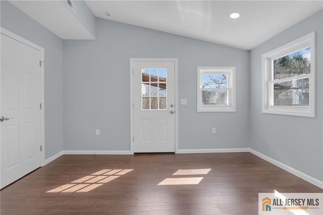 95 McKinley Avenue, Colonia, NJ 07067