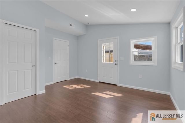 95 McKinley Avenue, Colonia, NJ 07067