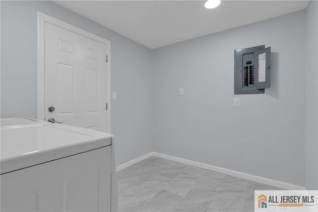 95 McKinley Avenue, Colonia, NJ 07067