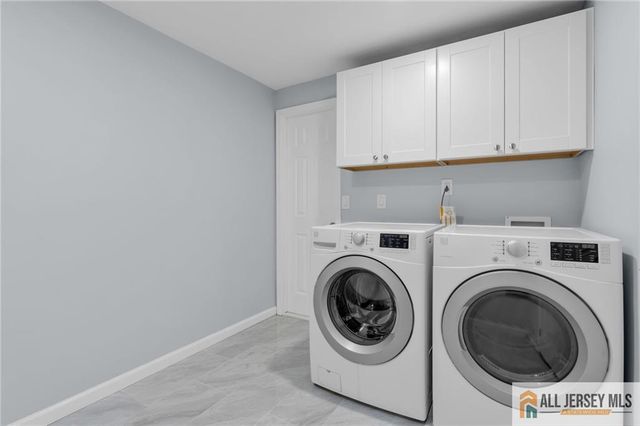 95 McKinley Avenue, Colonia, NJ 07067