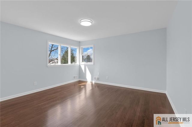 95 McKinley Avenue, Colonia, NJ 07067