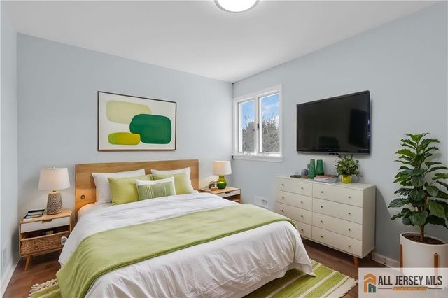 95 McKinley Avenue, Colonia, NJ 07067