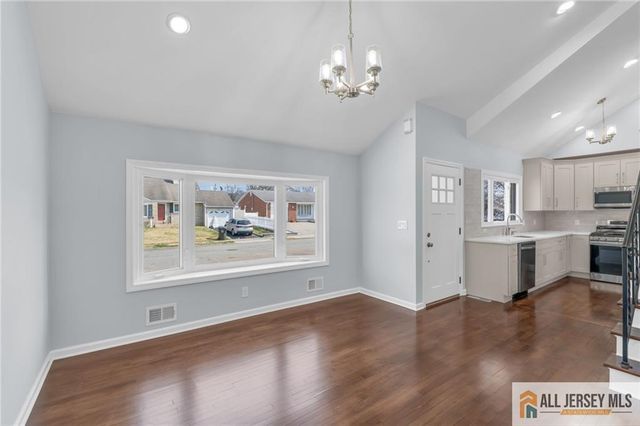 95 McKinley Avenue, Colonia, NJ 07067