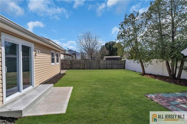 95 McKinley Avenue, Colonia, NJ 07067