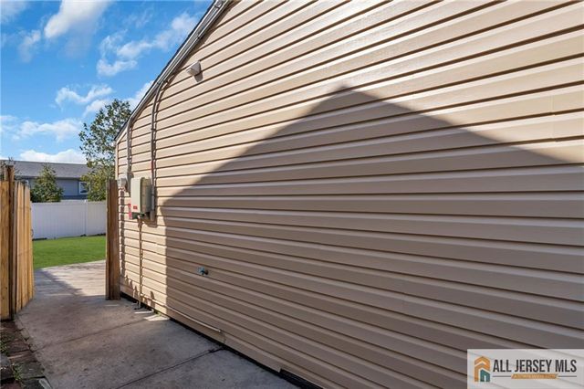 95 McKinley Avenue, Colonia, NJ 07067