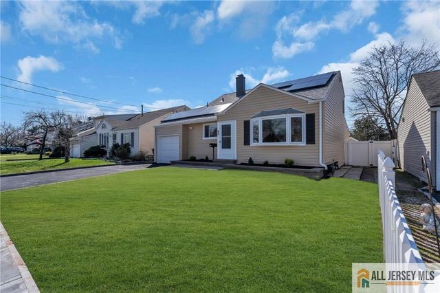 95 McKinley Avenue, Colonia, NJ 07067