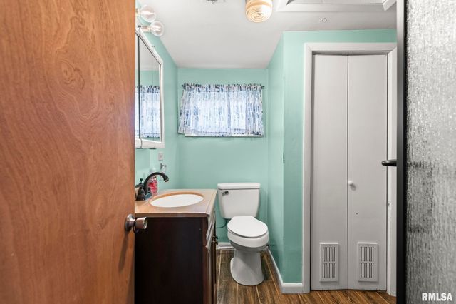 527 Wood Avenue, Springfield, IL 62702