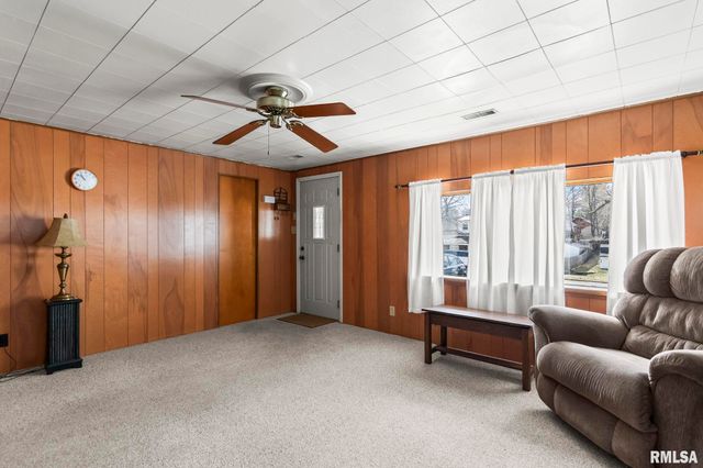 527 Wood Avenue, Springfield, IL 62702