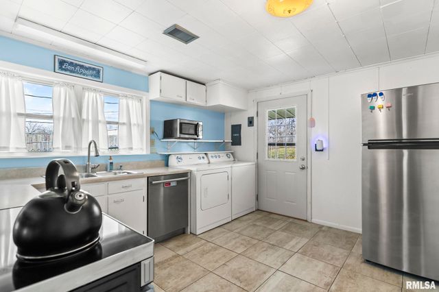 527 Wood Avenue, Springfield, IL 62702