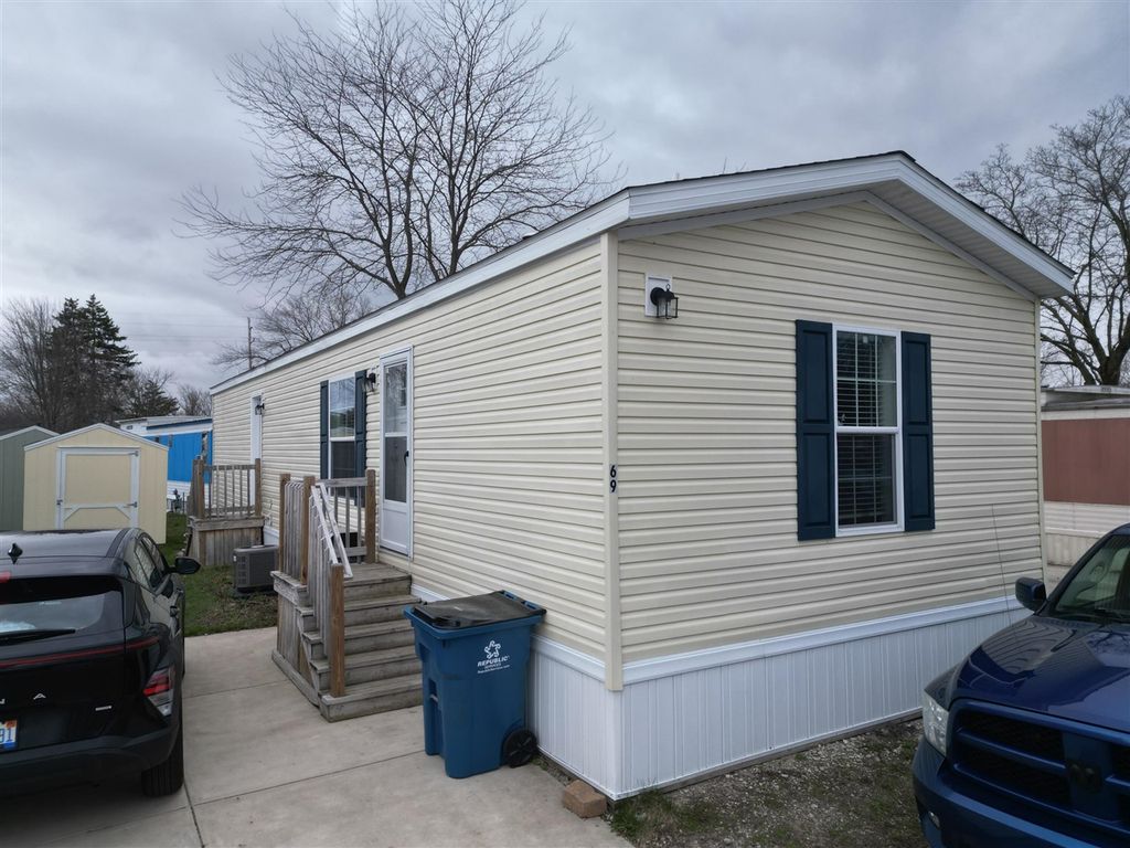 333 E Lakewood Boulevard 69, Holland, MI 49424
