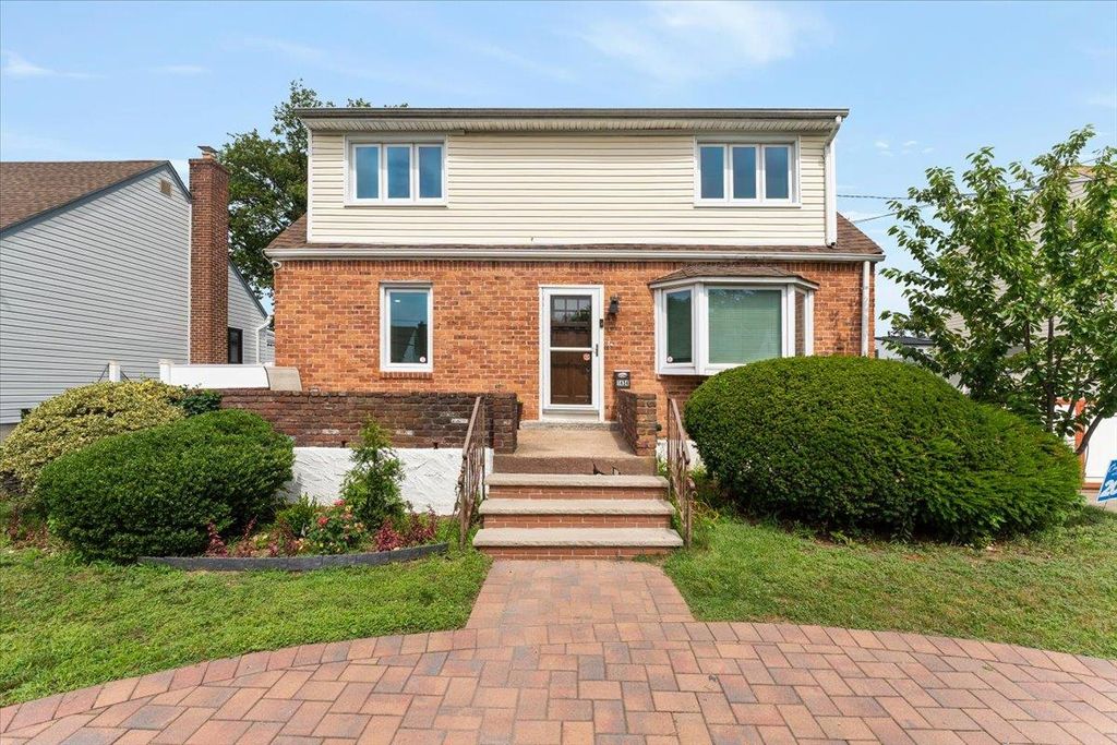 1434 Noel Avenue, Hewlett, NY 11557