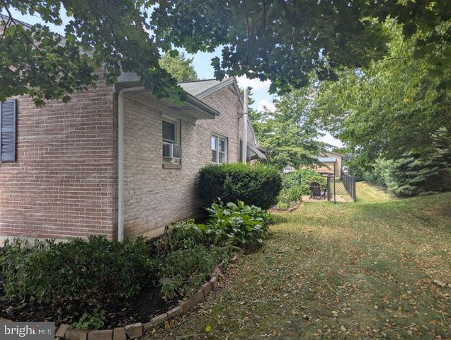 36 ARTHUR ST, Hummelstown, PA 17036