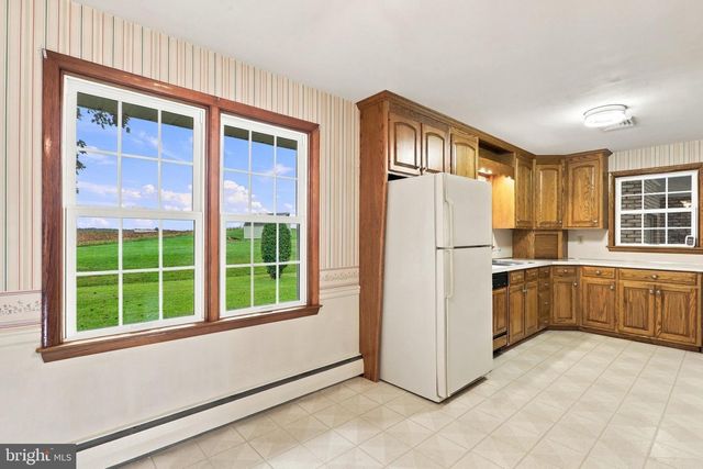 30 BIRCHWAY DR, Chambersburg, PA 17202