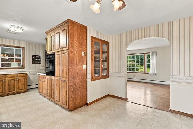 30 BIRCHWAY DR, Chambersburg, PA 17202