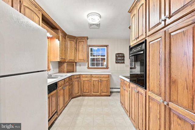 30 BIRCHWAY DR, Chambersburg, PA 17202