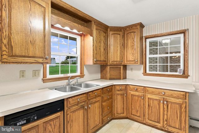 30 BIRCHWAY DR, Chambersburg, PA 17202