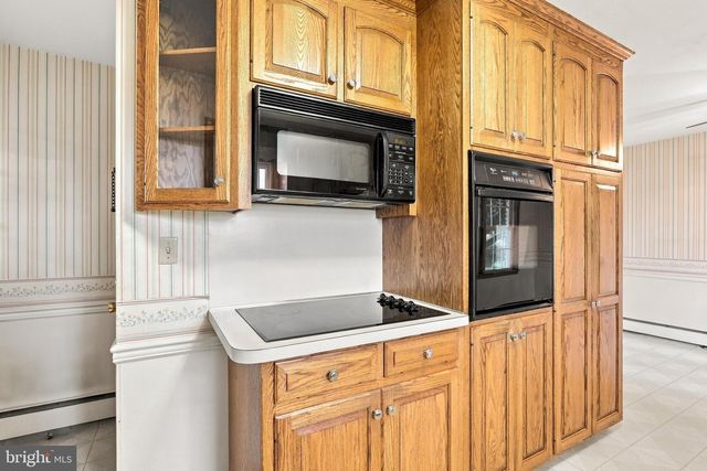 30 BIRCHWAY DR, Chambersburg, PA 17202