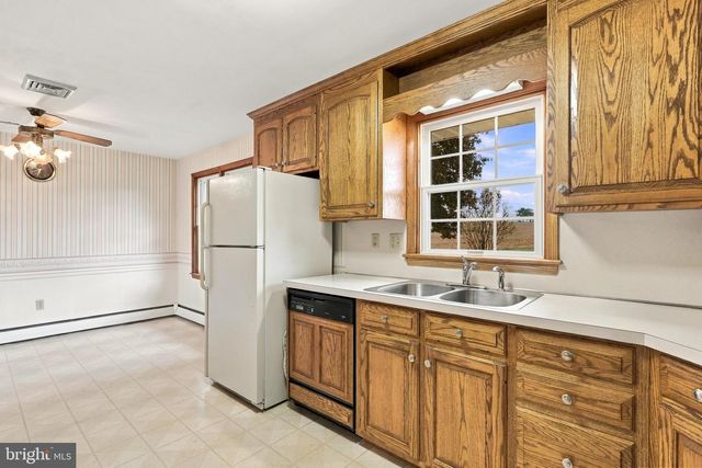 30 BIRCHWAY DR, Chambersburg, PA 17202