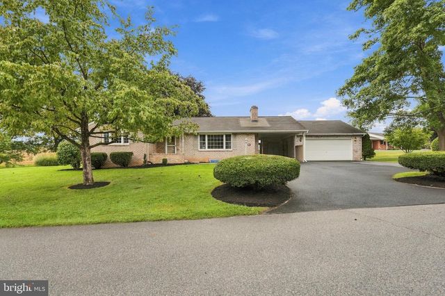 30 BIRCHWAY DR, Chambersburg, PA 17202