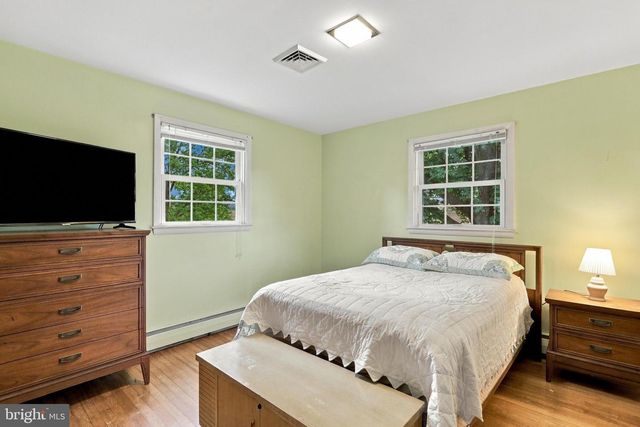 30 BIRCHWAY DR, Chambersburg, PA 17202