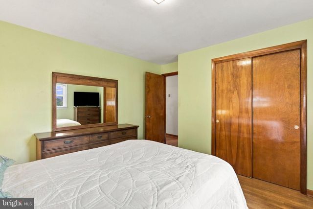 30 BIRCHWAY DR, Chambersburg, PA 17202