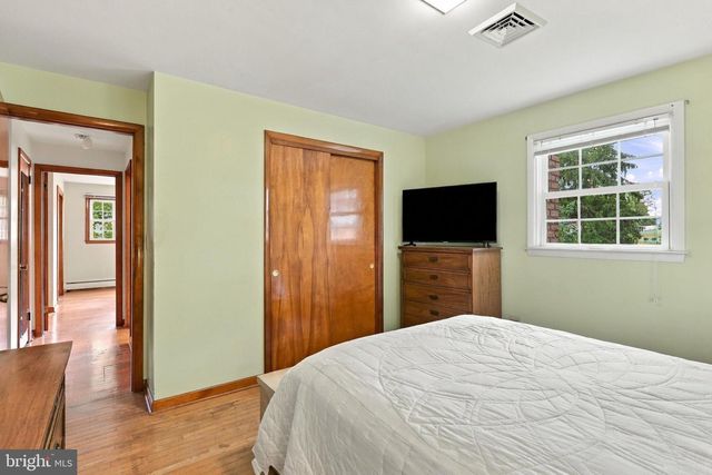 30 BIRCHWAY DR, Chambersburg, PA 17202