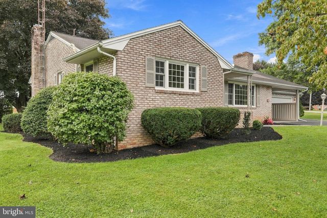 30 BIRCHWAY DR, Chambersburg, PA 17202