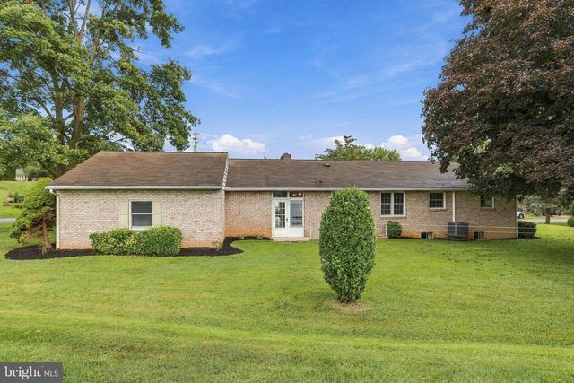 30 BIRCHWAY DR, Chambersburg, PA 17202