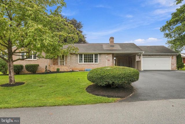 30 BIRCHWAY DR, Chambersburg, PA 17202