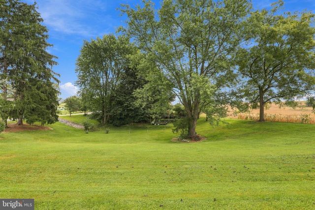 30 BIRCHWAY DR, Chambersburg, PA 17202