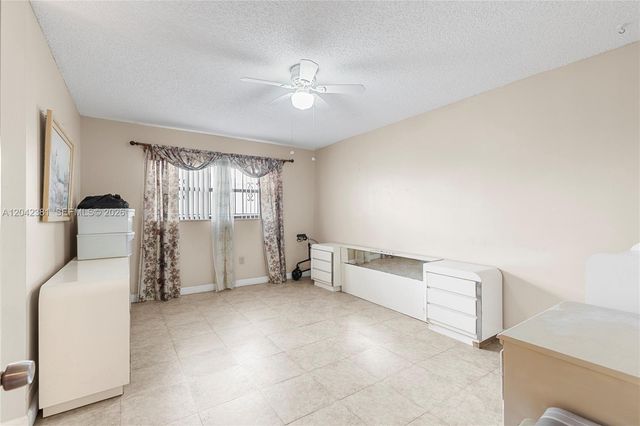 1800 W 54th St 209, Hialeah, FL 33012