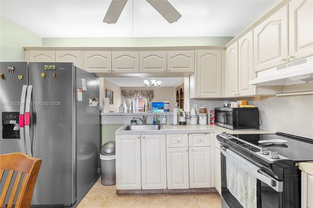 1800 W 54th St 209, Hialeah, FL 33012