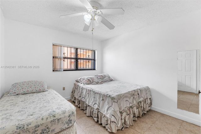 1800 W 54th St 209, Hialeah, FL 33012