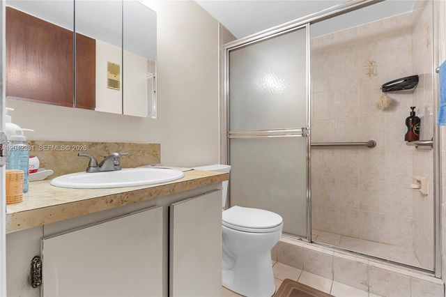 1800 W 54th St 209, Hialeah, FL 33012