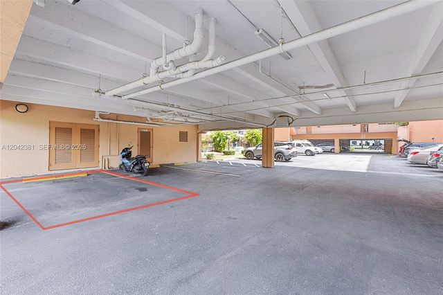 1800 W 54th St 209, Hialeah, FL 33012