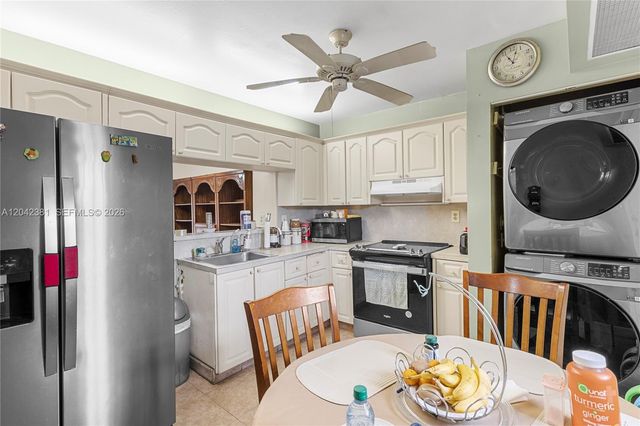 1800 W 54th St 209, Hialeah, FL 33012