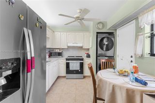 1800 W 54th St 209, Hialeah, FL 33012