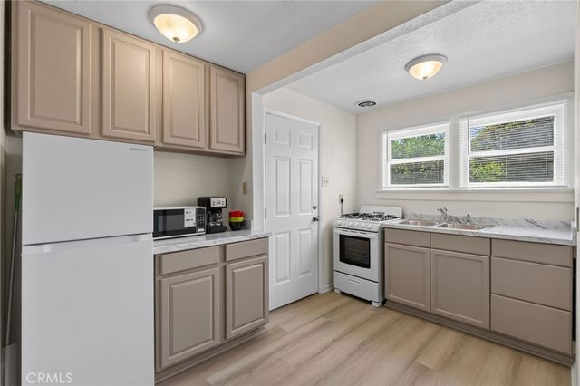 3660 Linwood, Riverside, CA 92506