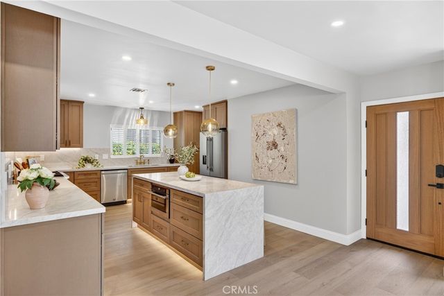 1744 S Genesee, Los Angeles, CA 90019
