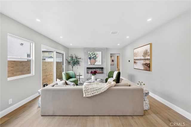 1744 S Genesee, Los Angeles, CA 90019