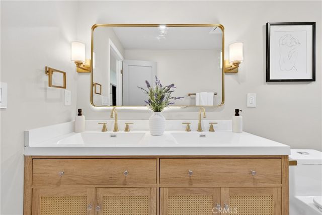 1744 S Genesee, Los Angeles, CA 90019