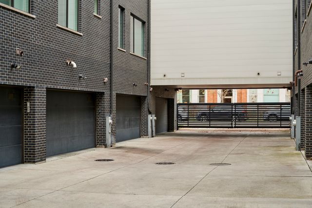 1305 W Diversey Parkway 2, Chicago, IL 60614