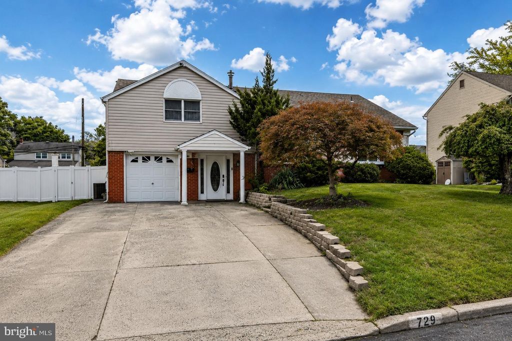 729 SAINT DAVIDS AVE, WARMINSTER, PA 18974 — exterior
