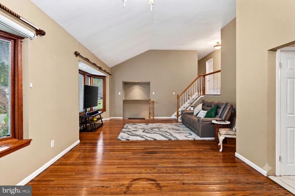 729 SAINT DAVIDS AVE, WARMINSTER, PA 18974 — photo 3