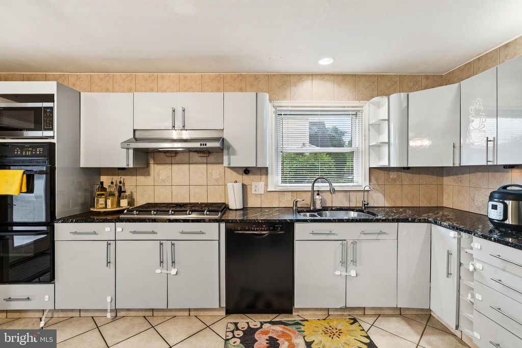 729 SAINT DAVIDS AVE, WARMINSTER, PA 18974 — photo 5
