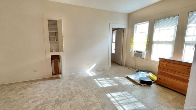 1510 S Presa, San Antonio, TX 78210